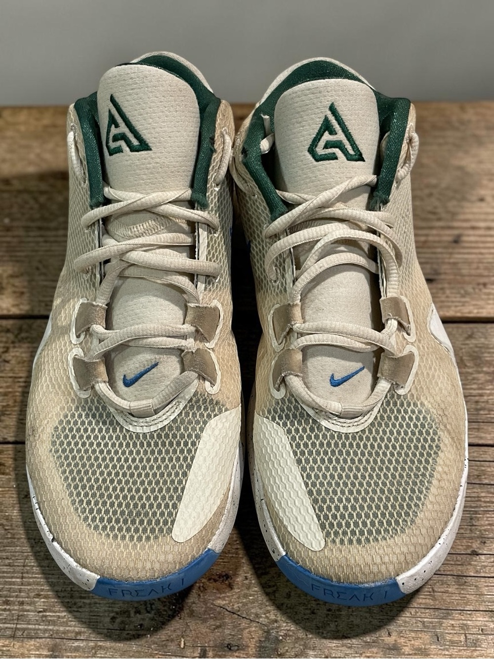 Nike Zoom Freak 1 'Light Cream'
Men's Basketball Sneakers Size 8.5